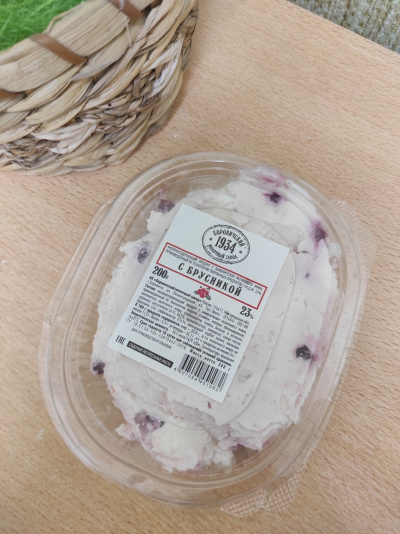 Молокосодержащий продукт с заменителем молочного жира   м.д.ж. 23%  с брусникой